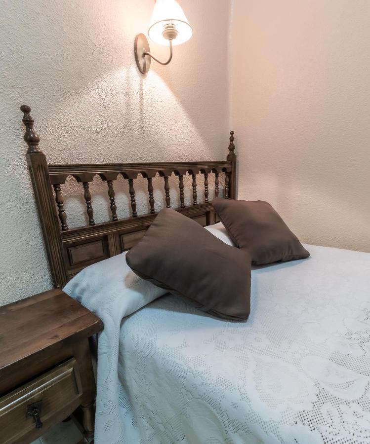 Pension Virginia By Vivere Stays Salamanca Bagian luar foto